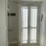 Apartamento Bright Frescoed Attic In The Center,
