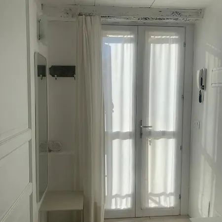 דירה Bright Frescoed Attic In The Center, Parking Free!