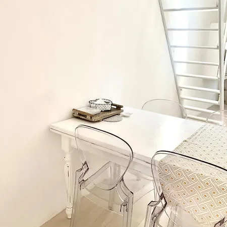 דירה Bright Frescoed Attic In The Center, Parking Free! ברשה