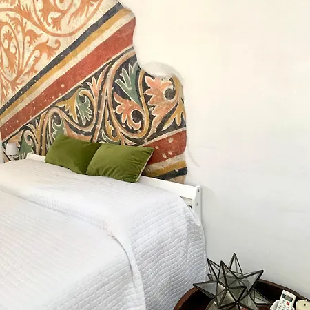 Bright Frescoed Attic In The Center, Parking Free! *