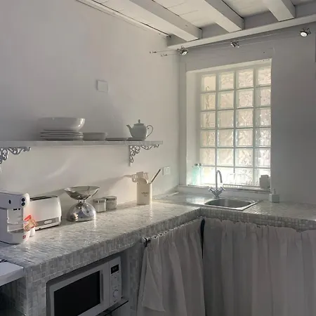 Bright Frescoed Attic In The Center, Parking Free! דירה *