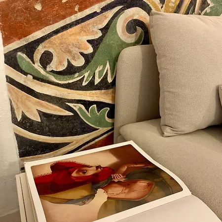 דירה Bright Frescoed Attic In The Center, Parking Free!