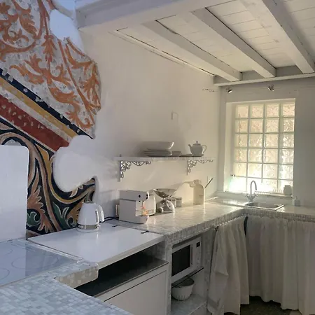 דירה Bright Frescoed Attic In The Center, Parking Free!