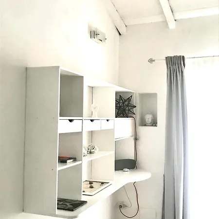 דירה Bright Frescoed Attic In The Center, Parking Free!