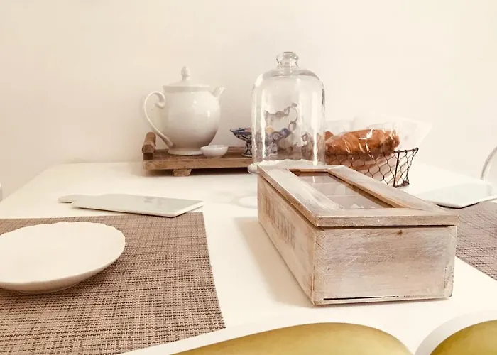 Apartment Bright Frescoed Attic In The Center, Brescia