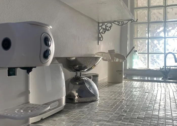 Appartamento Bright Frescoed Attic In The Center,