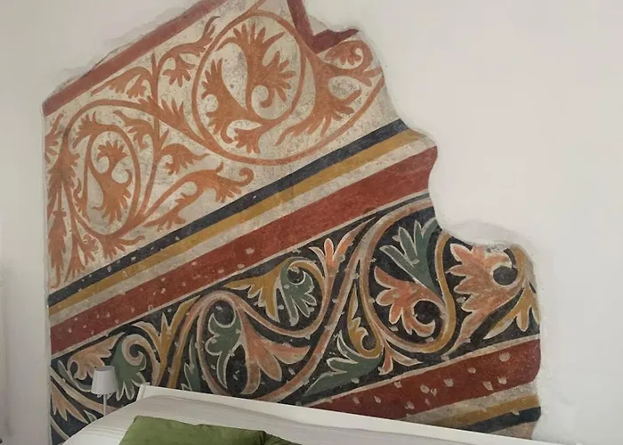 Bright Frescoed Attic In The Center, Apartment *