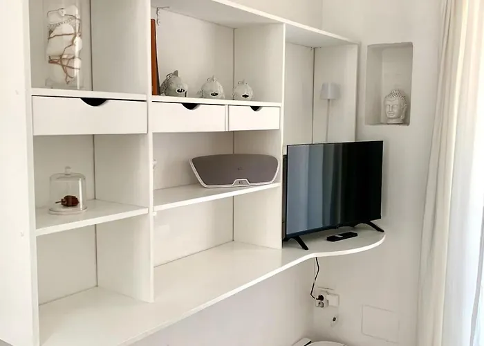 Apartment Bright Frescoed Attic In The Center,