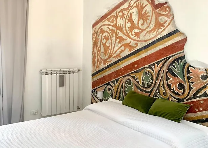 Bright Frescoed Attic In The Center, Apartment Brescia