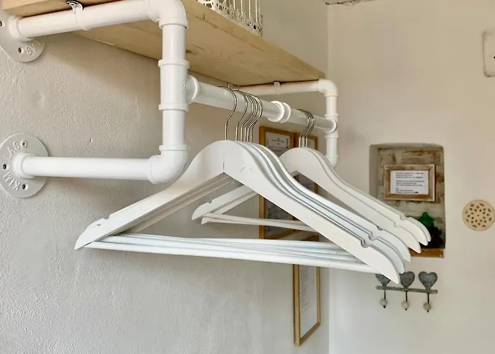 Bright Frescoed Attic In The Center, Appartamento *