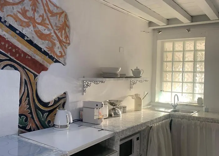 Apartment Bright Frescoed Attic In The Center,