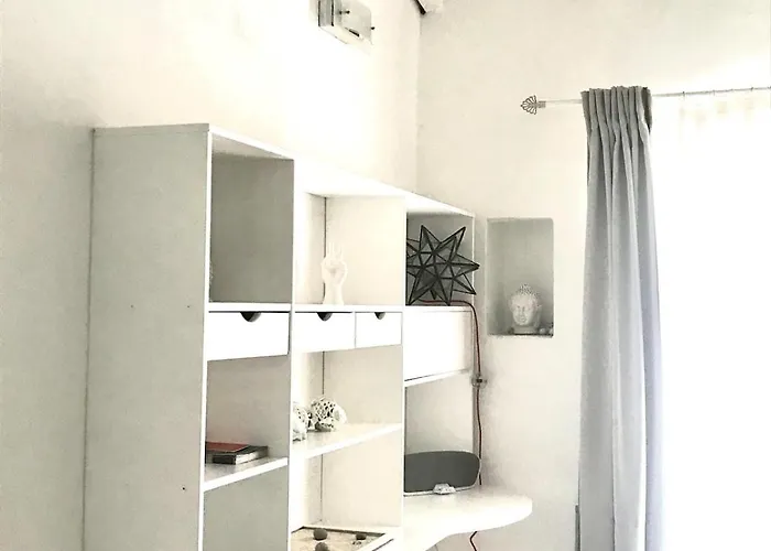 Apartment Bright Frescoed Attic In The Center,